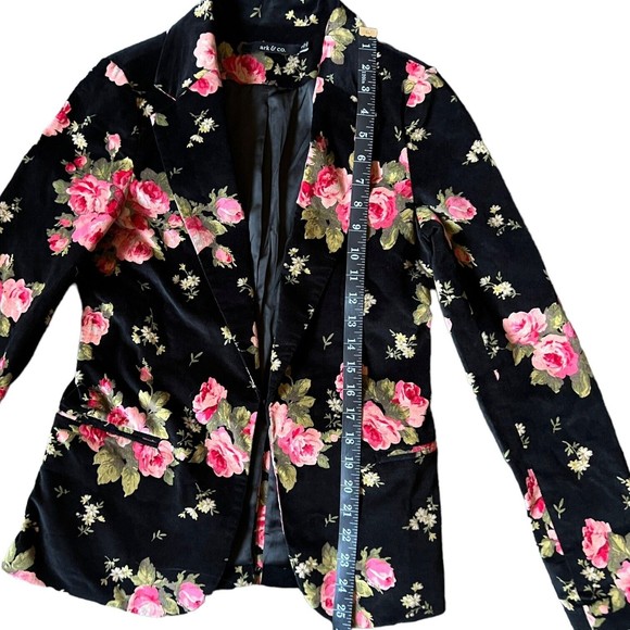Lulu's Ark & Co Rhapsody in Bloom Floral Black Velvet Blazer Fitted Jacket Small - Picture 11 of 17